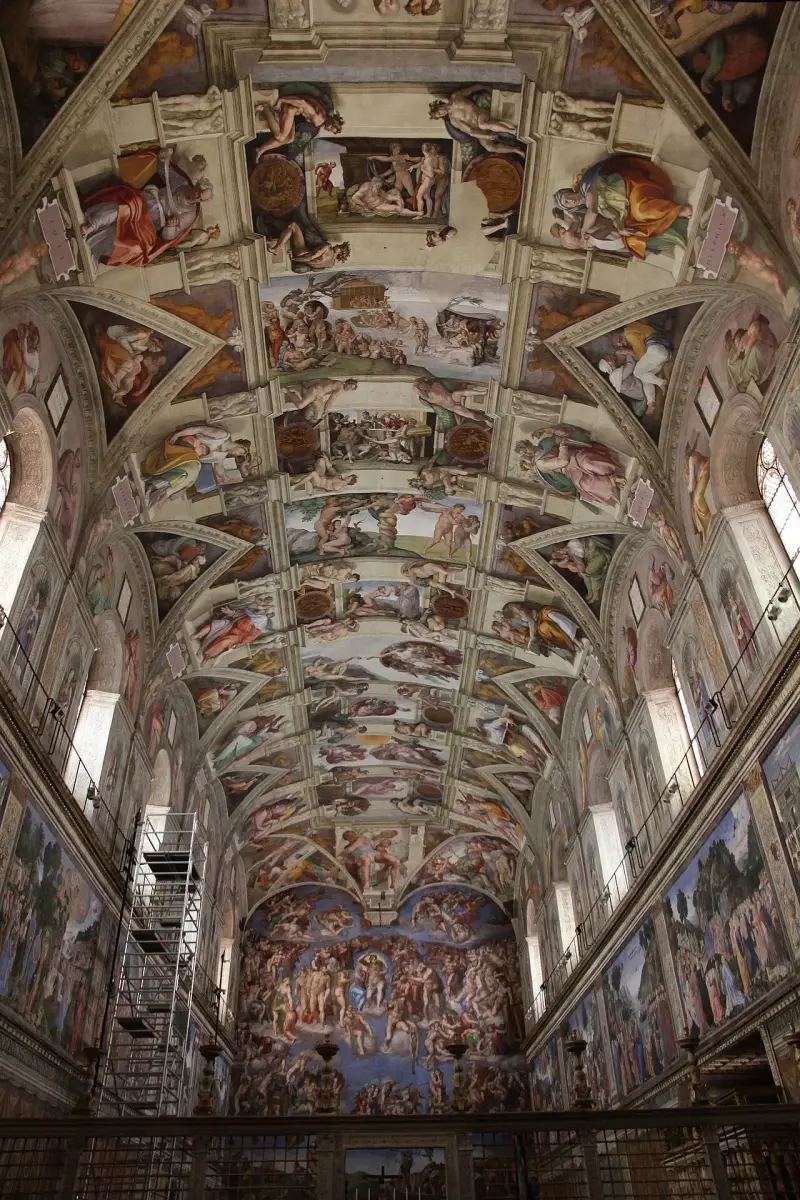Bóveda de la Capilla Sixtina pintada por Miguel Ángel entre 1508 y 1512